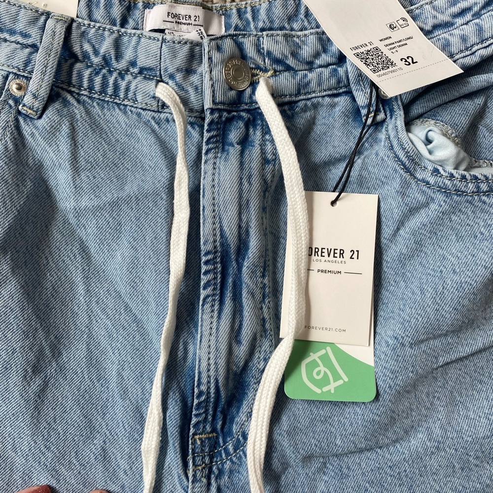 Forever 21 Premium Wide Legged Jean - Picture 5 of 6